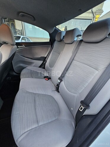 Hyundai Accent 2015, 225,308 km - 1.6 л - Sumqayıt