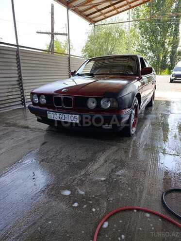 BMW 520 1984, 325,000 km - 2.0 l - Şəki