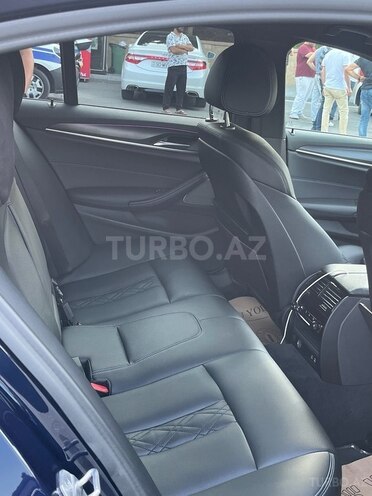 BMW 530e-10