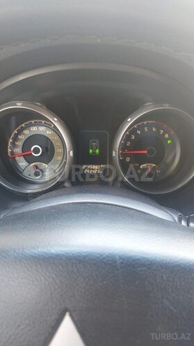 Mitsubishi Pajero-12