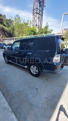 Mitsubishi Pajero-5