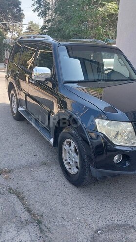 Mitsubishi Pajero-2