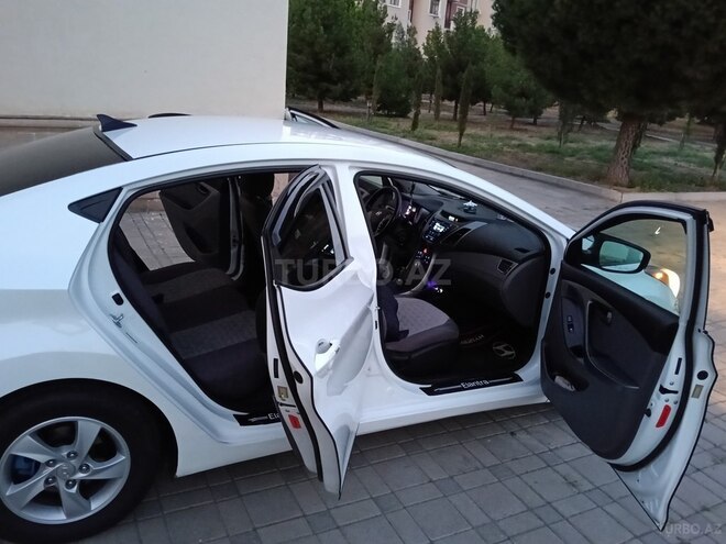 Hyundai Elantra 2015, 149,730 km - 1.8 л - Gəncə