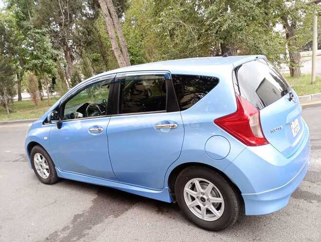 Nissan Note-8