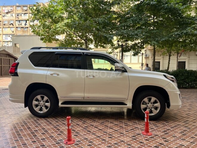 Toyota Land Cruiser Prado-3