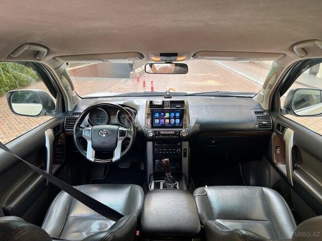 Toyota Land Cruiser Prado-5