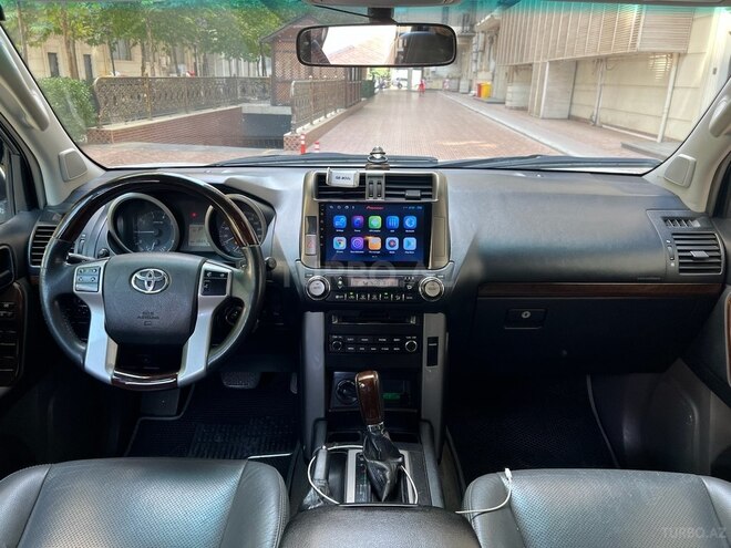 Toyota Land Cruiser Prado-6