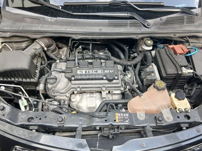 Chevrolet Cobalt-14