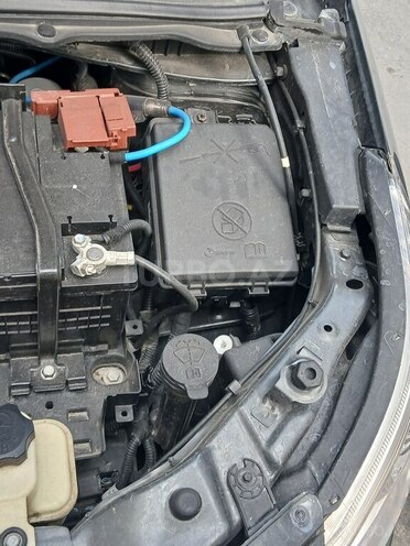 Chevrolet Cobalt-13