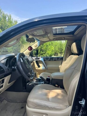 Toyota Land Cruiser Prado-13
