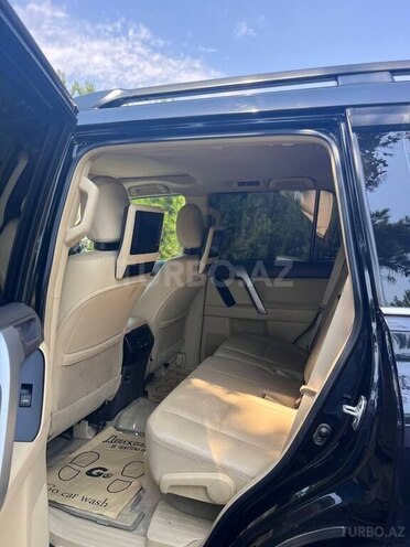 Toyota Land Cruiser Prado-17