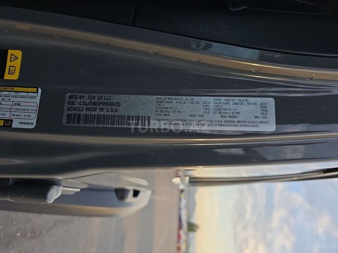 Jeep Wrangler-11