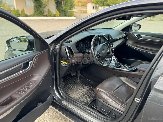 Hyundai Grandeur-5