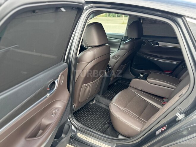 Hyundai Grandeur-10