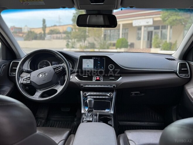 Hyundai Grandeur-11