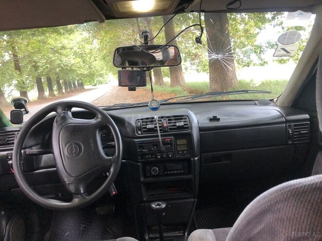 Opel Vectra 1994, 362,800 km - 2.0 l - Gəncə