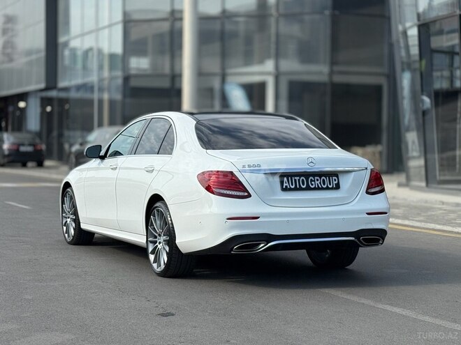 Mercedes E 300-6