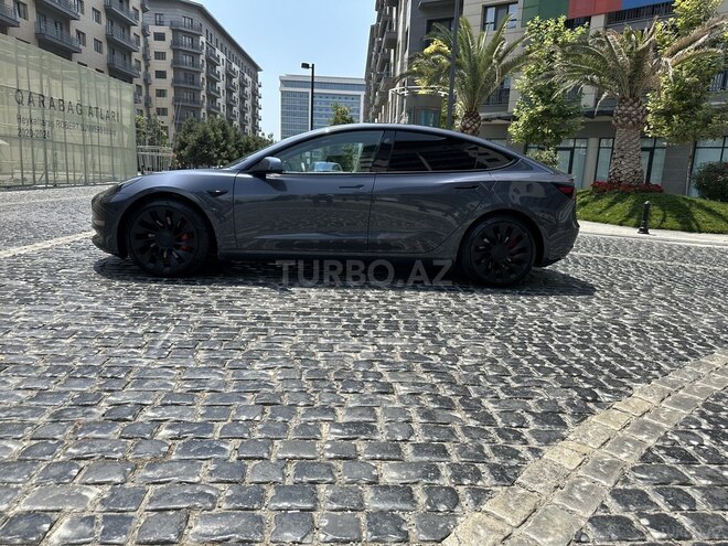 Tesla Model 3-3