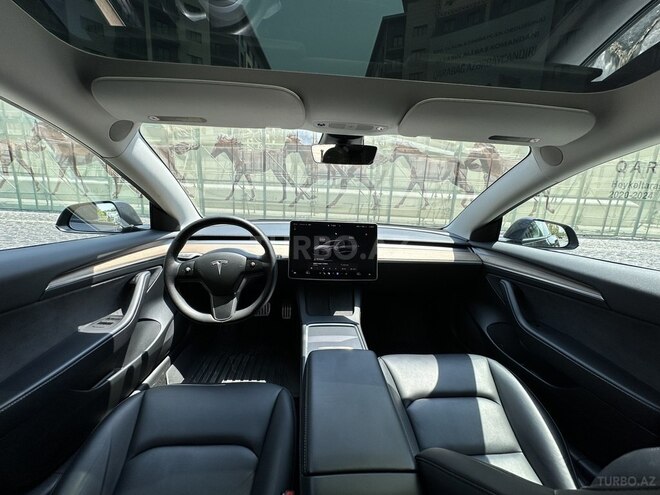 Tesla Model 3-6