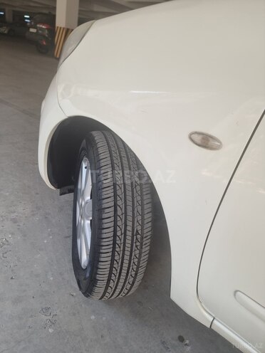Nissan Micra-7