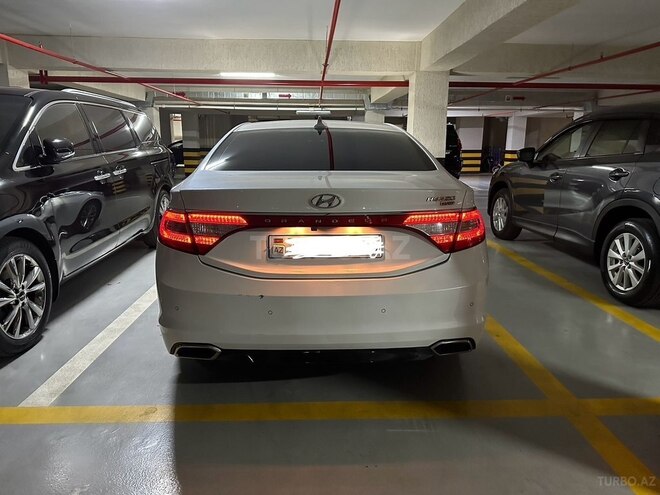 Hyundai Grandeur-2