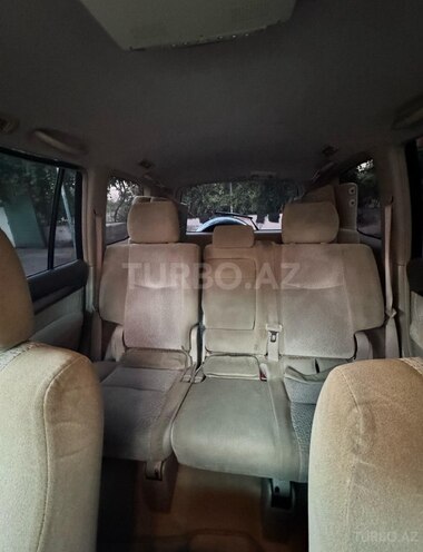 Toyota Land Cruiser Prado-4