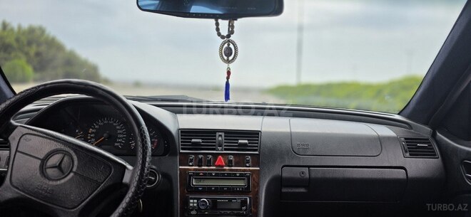 Mercedes C 240-18