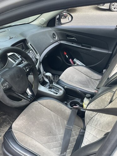 Chevrolet Cruze-12