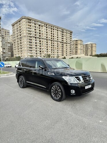 Nissan Patrol 2010, 261,000 km - 5.6 l - Bakı