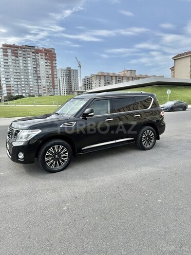 Nissan Patrol 2010, 261,000 km - 5.6 l - Bakı