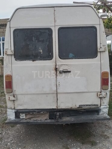Mercedes 208 D 1993, 200,000 km - 2.3 l - Bərdə