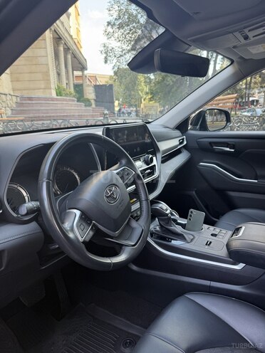 Toyota Highlander-2