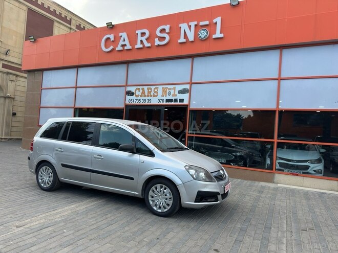 Opel Zafira-4