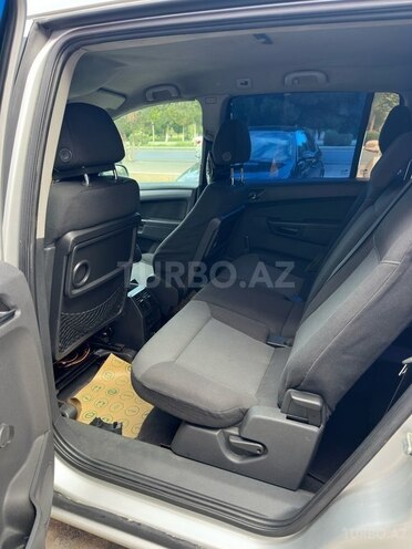 Opel Zafira-12