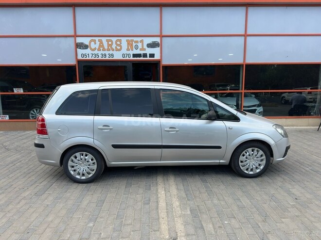 Opel Zafira-6