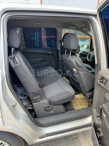 Opel Zafira-14
