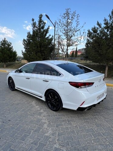 Hyundai Sonata-5