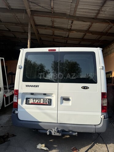 Ford Transit-6