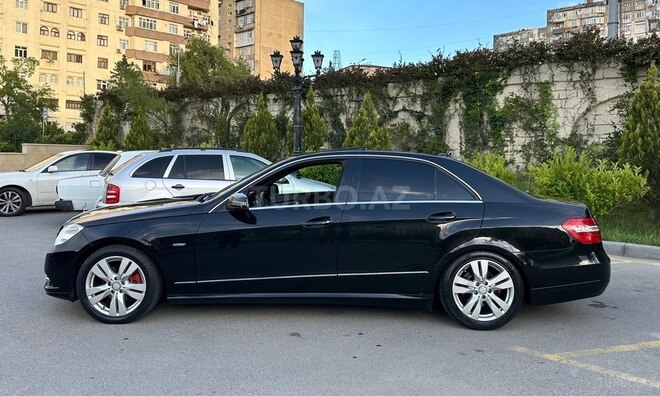 Mercedes E 220 2012, 240,000 km - 2.2 l - Bakı