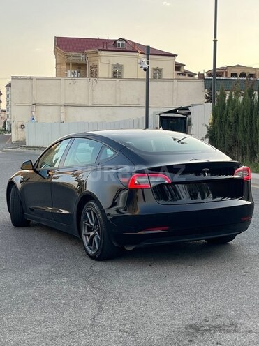 Tesla Model 3-5