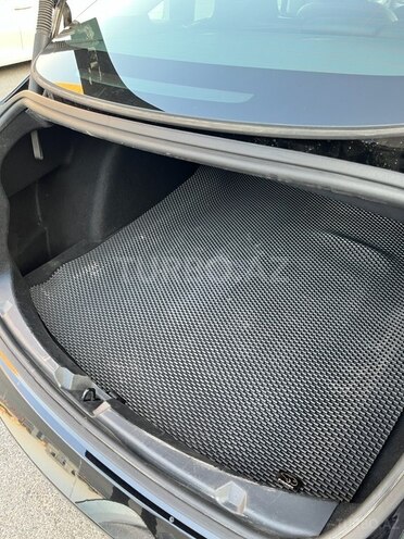 Tesla Model 3-17