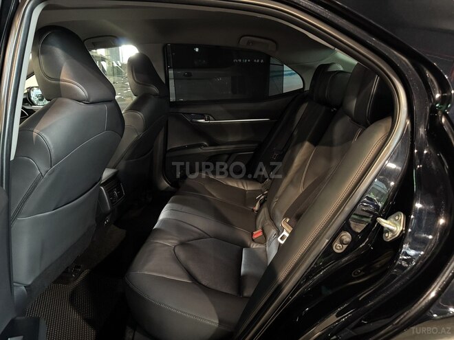 Toyota Camry-13