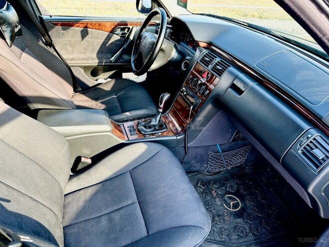 Mercedes E 200 2000, 360,000 km - 2.0 l - Sumqayıt