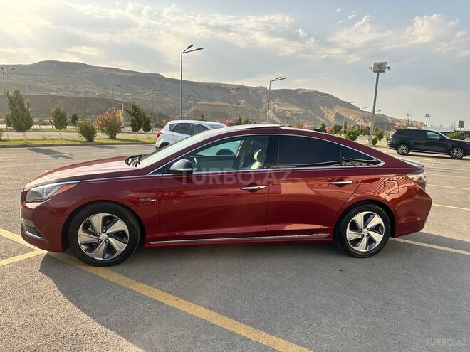 Hyundai Sonata-5