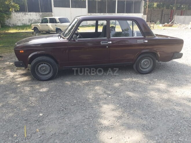 LADA (VAZ) 2107 2007, 300,000 km - 1.6 l - Qax