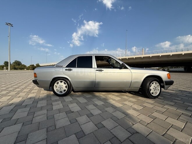 Mercedes 190 1992, 302,287 km - 2.0 л - Bakı