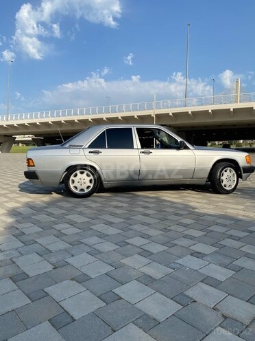Mercedes 190 1992, 302,287 km - 2.0 л - Bakı