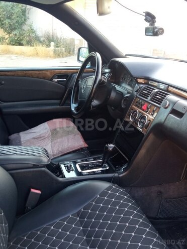 Mercedes E 240 1999, 324,651 km - 2.4 l - Bakı