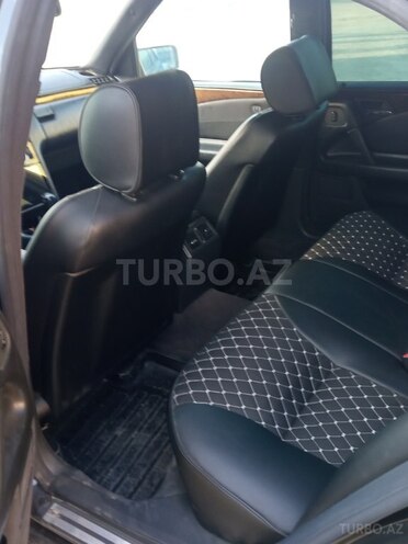 Mercedes E 240 1999, 324,651 km - 2.4 l - Bakı