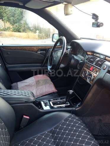Mercedes E 240 1999, 324,651 km - 2.4 l - Bakı